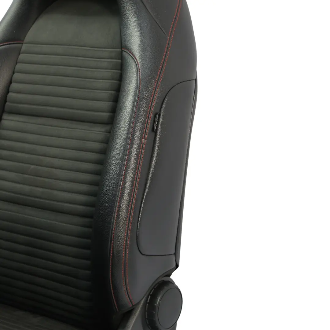 Asiento Delantero Tela Sport Cuero Negro Hilos Rojo Izquierdo para Mercedes W176 con número de pieza A1769106307 Mercedes W176 Asiento Delantero Tela Sport Cuero Negro Hilos Rojo Izquierdo - SKU A1769106307-1 - Número de pieza A1769106307