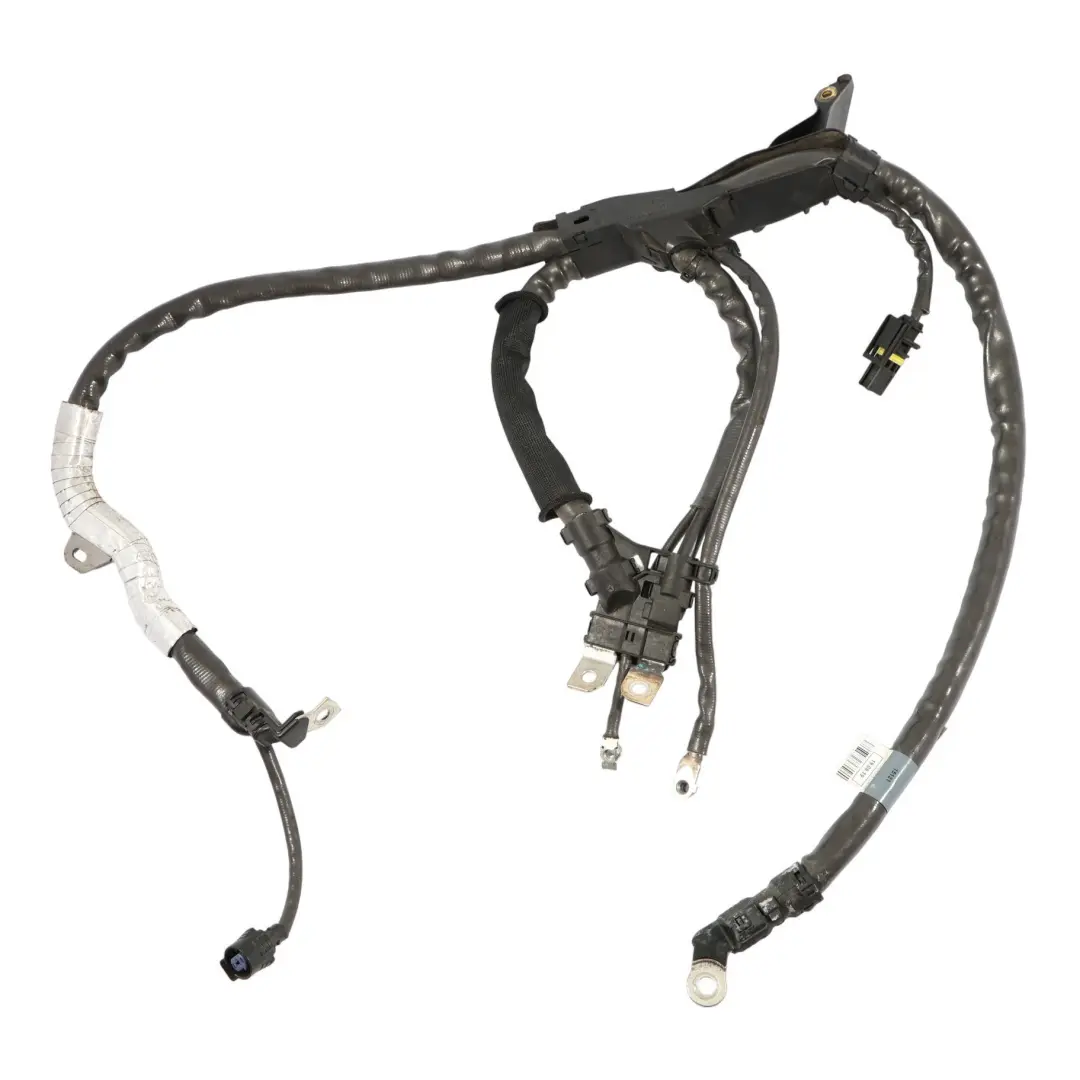 Terminal Positive Cable Wiring OM656 to Mercedes W213 C238 Battery with Part number A2135407173 Mercedes W213 C238 Battery Terminal Positive Cable Wiring OM656 - SKU RHD-A2135407173 - Part number A2135407173