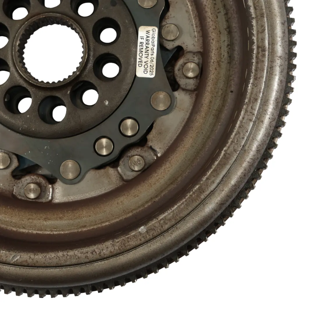 Dwumasowe Koło Zamachowe Skrzynia Automat 3.2 V6 BUB do Audi TT 8J o numerze 022105266AK Audi TT 8J Dwumasowe Koło Zamachowe Skrzynia Automat 3.2 V6 BUB - SKU 022105266AK - Numer Części 022105266AK