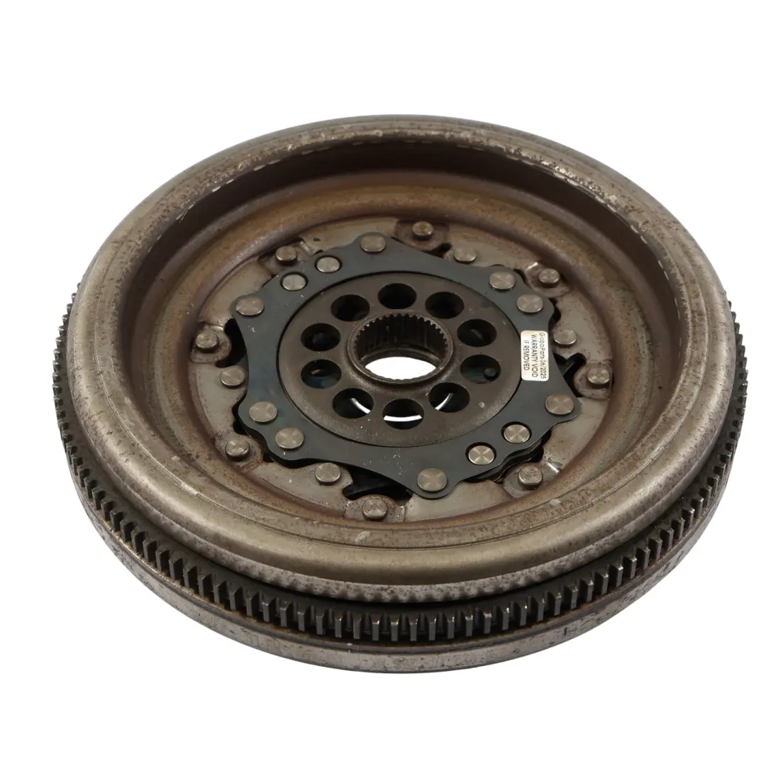 Dwumasowe Koło Zamachowe Skrzynia Automat 3.2 V6 BUB do Audi TT 8J o numerze 022105266AK Audi TT 8J Dwumasowe Koło Zamachowe Skrzynia Automat 3.2 V6 BUB - SKU 022105266AK - Numer Części 022105266AK