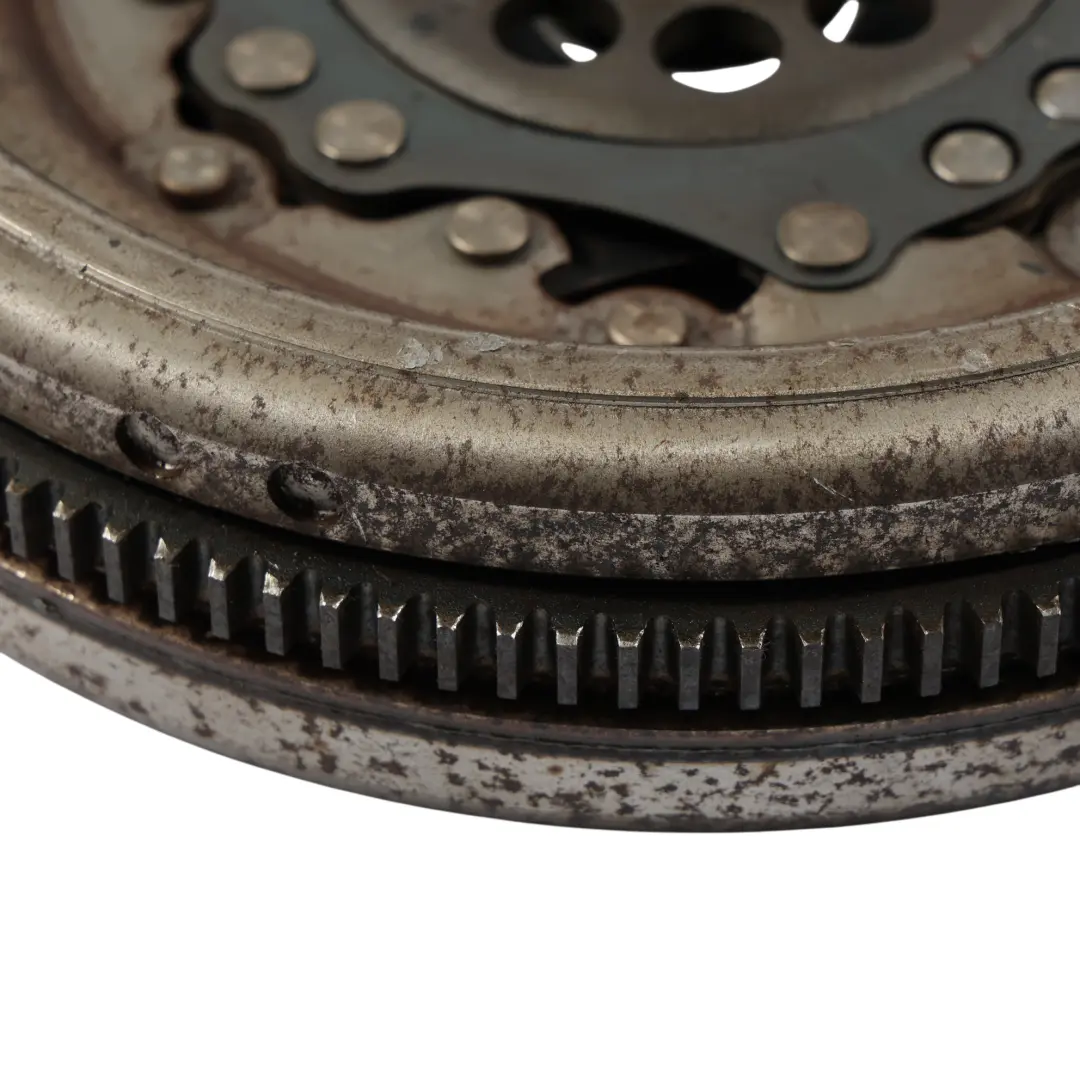 Dwumasowe Koło Zamachowe Skrzynia Automat 3.2 V6 BUB do Audi TT 8J o numerze 022105266AK Audi TT 8J Dwumasowe Koło Zamachowe Skrzynia Automat 3.2 V6 BUB - SKU 022105266AK - Numer Części 022105266AK