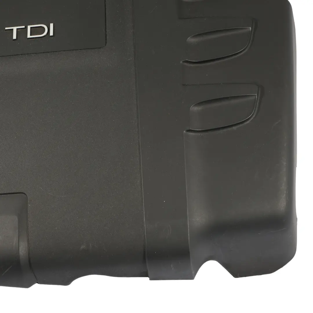 Motor Abdeckung Deckel Verkleidung für Audi A4 B8 2.0 TDI Diesel mit Teilenummer 03L103925F Audi A4 B8 2.0 TDI Diesel Motor Abdeckung Deckel Verkleidung - SKU 03L103925F - Teilenummer 03L103925F