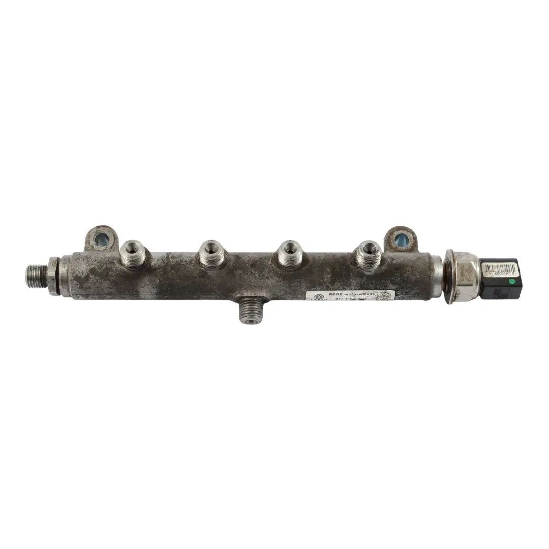 Iniettore Carburante Rail Unità Iniezione 4.2 TDI Diesel per Audi A8 D4 con numero di parte 057130089Q Audi A8 D4 Iniettore Carburante Rail Unità Iniezione 4.2 TDI Diesel - SKU 057130089Q - Numero di parte 057130089Q