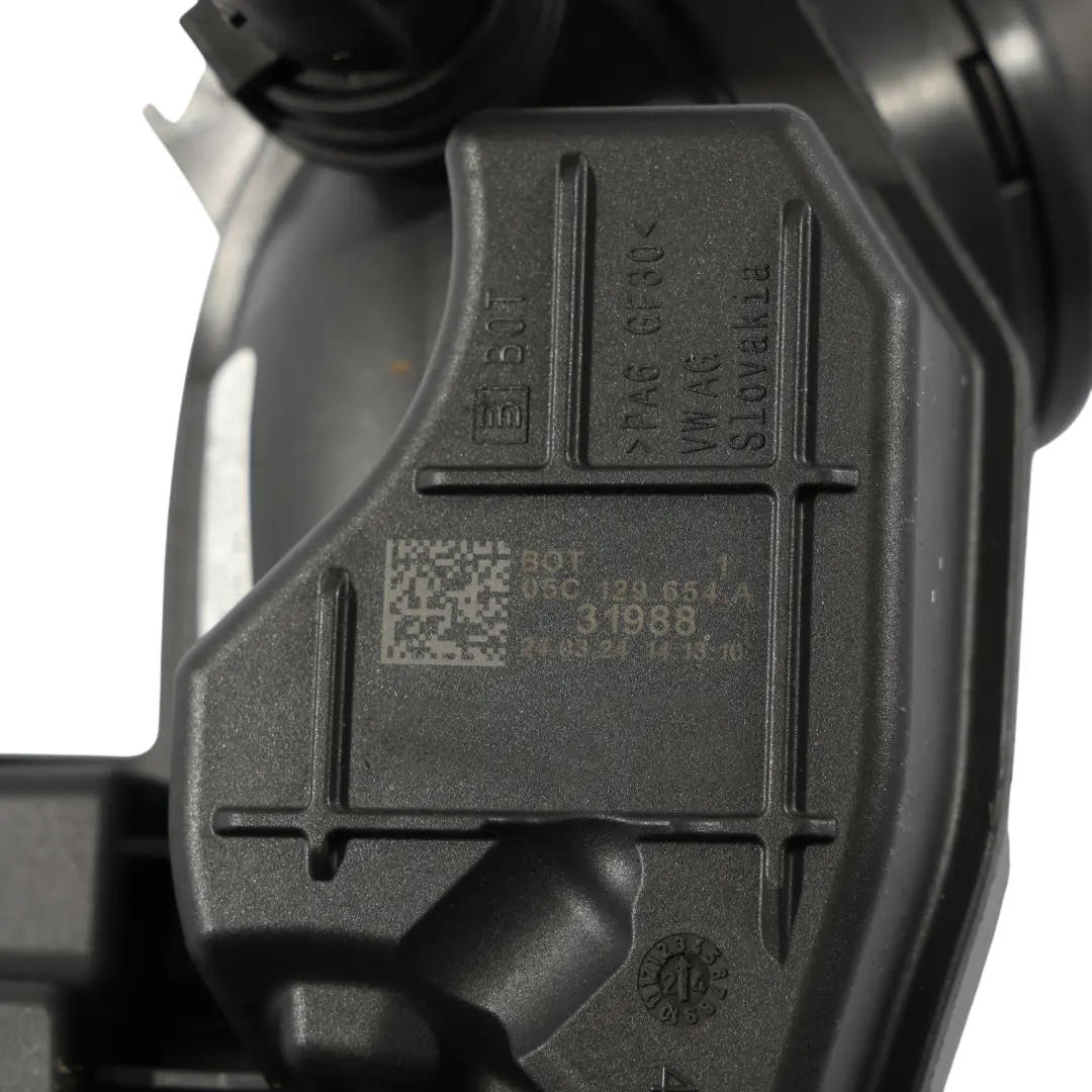 Mk5 KJ1 Luft Einlass Rohr 1.0 Benzin für Seat Ibiza mit Teilenummer 05C129654A Seat Ibiza Mk5 KJ1 Luft Einlass Rohr 1.0 Benzin - SKU 05C129654A - Teilenummer 05C129654A