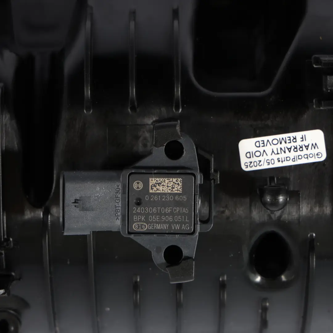 Mk5 KJ1 Colector De Admisión De Aire 1.0 Motor De Gasolina para Seat Ibiza con número de pieza 05C129709J Seat Ibiza Mk5 KJ1 Colector De Admisión De Aire 1.0 Motor De Gasolina - SKU 05C129709J - Número de pieza 05C129709J