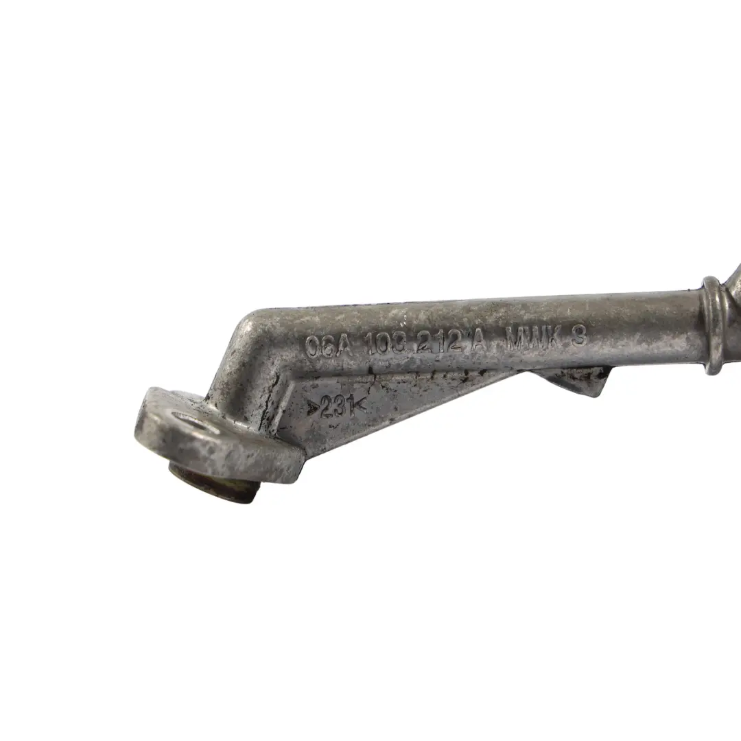 Tubo Acqua Raffreddamento Radiatore Tubo Linea 1.6 Benzina per Audi A3 8P con numero di parte 06A103212A Audi A3 8P Tubo Acqua Raffreddamento Radiatore Tubo Linea 1.6 Benzina - SKU 06A103212A - Numero di parte 06A103212A