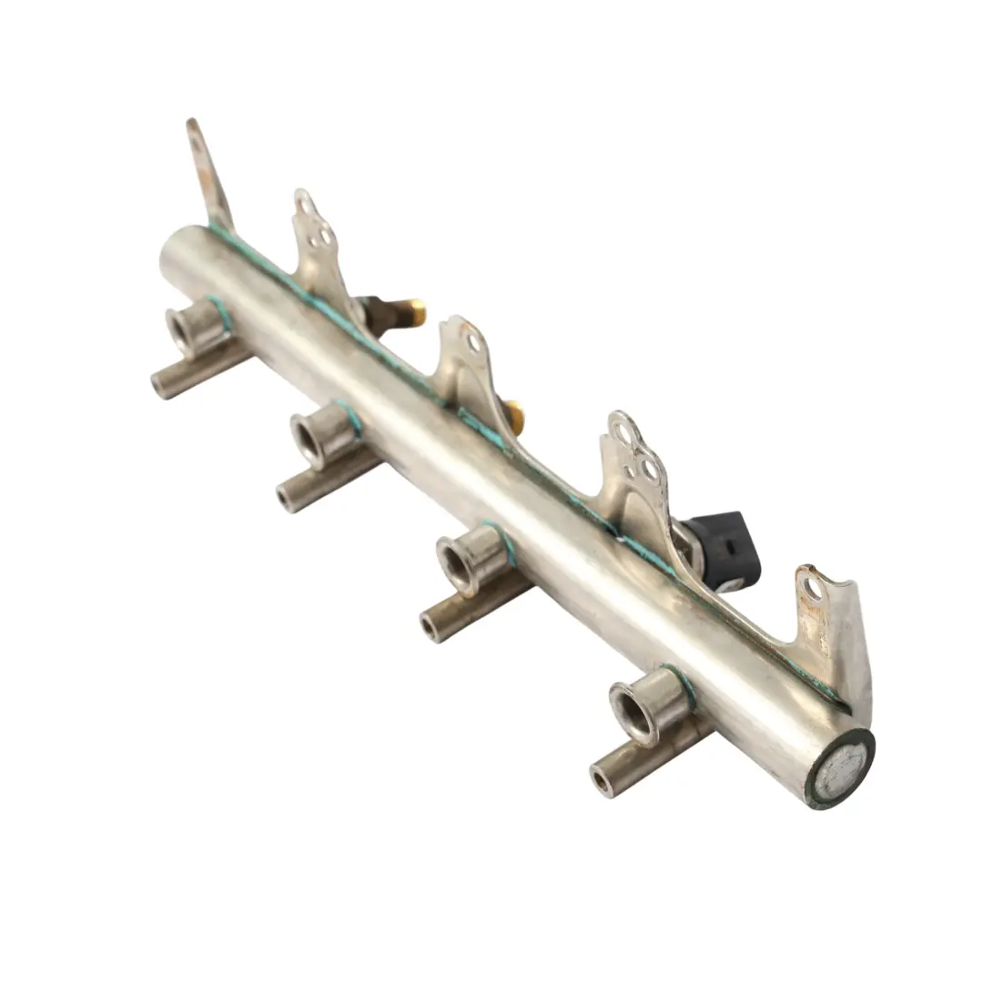 Kraftstoff Einspritzung Strip Rail Leitung für Audi TT 8J 2.0 TFSI mit Teilenummer 06F133317L Audi TT 8J 2.0 TFSI Kraftstoff Einspritzung Strip Rail Leitung - SKU 06F133317L-1 - Teilenummer 06F133317L