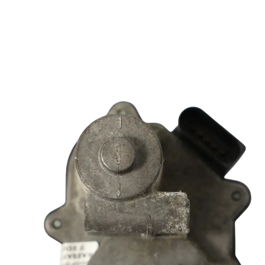 Moteur Volet Collecteur Admission pour Volkswagen Golf 5 2.0 TFSI à propos du numéro de pièce 06F133482D Volkswagen Golf 5 2.0 TFSI Moteur Volet Collecteur Admission - SKU 06F133482D - Numéro de pièce 06F133482D