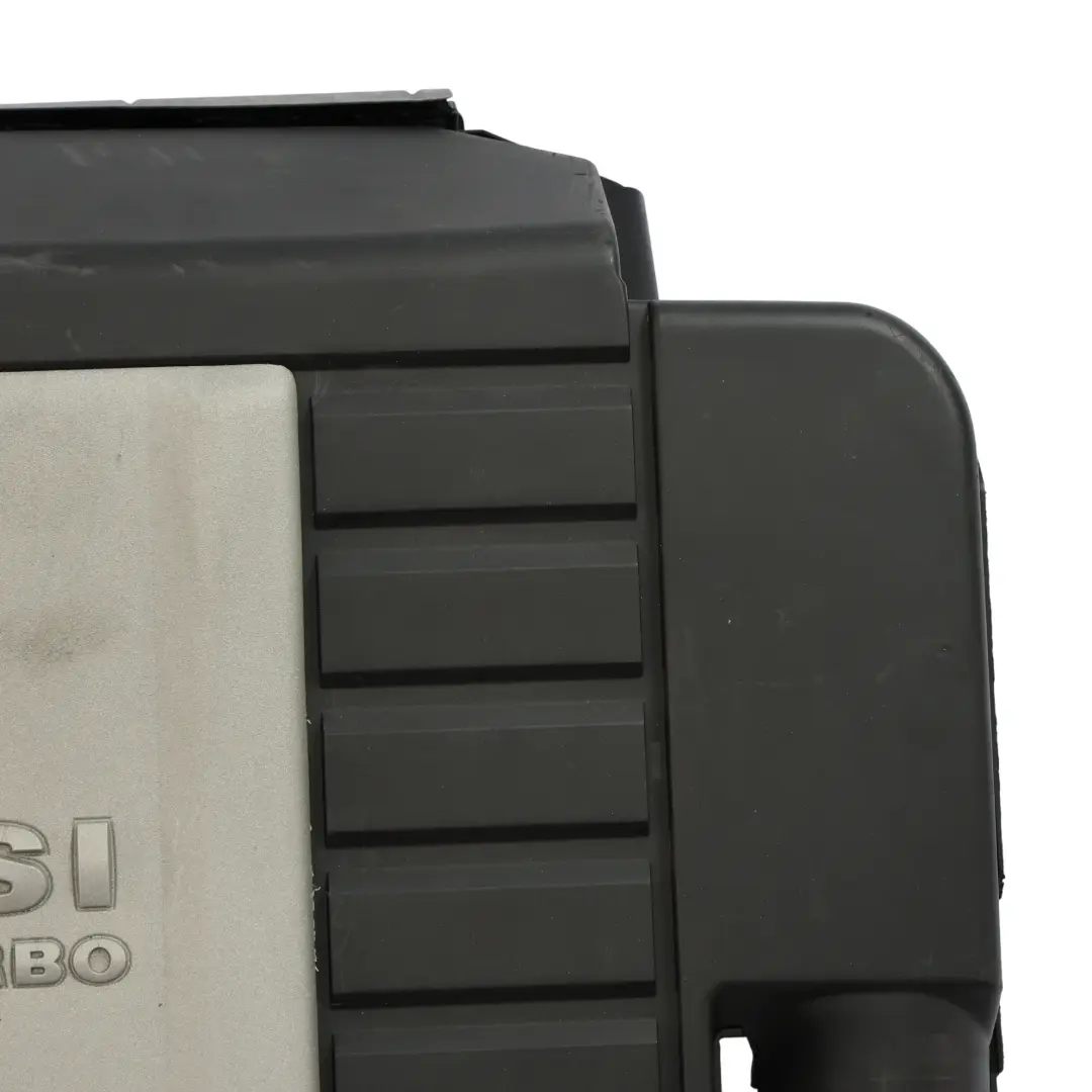 Motorabdeckung Verkleidung 2.0 FSI Benzin für Volkswagen VW Golf 5 mit Teilenummer 06F133837AH Volkswagen VW Golf 5 Motorabdeckung Verkleidung 2.0 FSI Benzin - SKU 06F133837AH - Teilenummer 06F133837AH