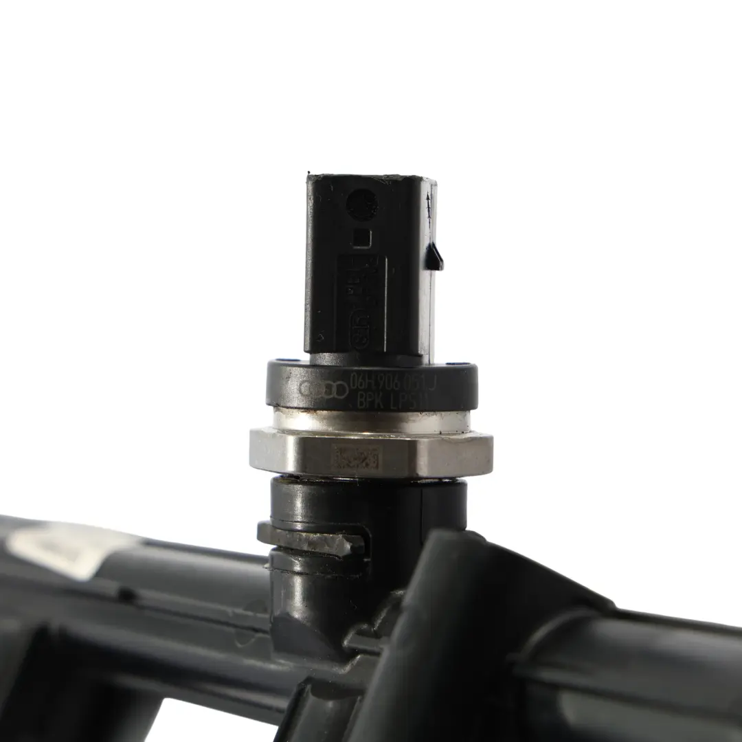 Injectors Injection Rail Line Pipe to Audi Q5 FY Petrol Fuel with Part number 06K133681C Audi Q5 FY Petrol Fuel Injectors Injection Rail Line Pipe - SKU 06K133681C - Part number 06K133681C