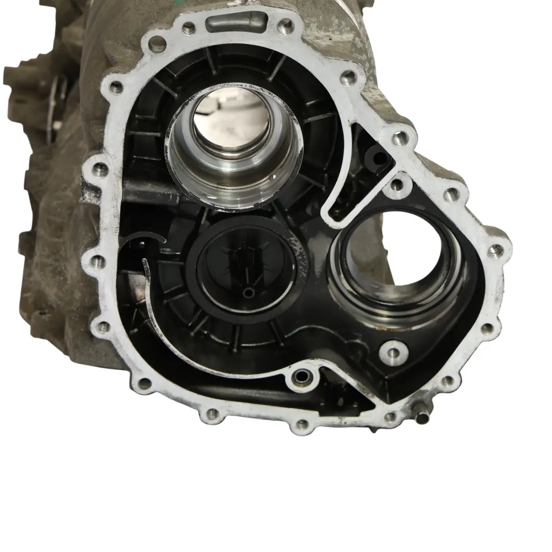 MXX Obudowa Skrzyni Biegów do Audi A8 D4 4.2 TDI Quattro o numerze 0BL300035JX Audi A8 D4 4.2 TDI Quattro MXX Obudowa Skrzyni Biegów - SKU 0BL300035JX-1 - Numer Części 0BL300035JX