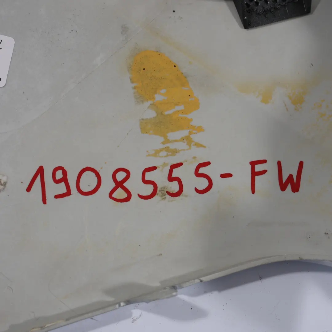 Finitura Paraurti Posteriore Destro Frozen White Z2 1908555 per Ford Transit Connect con numero di parte 1908555-FW Ford Transit Connect Finitura Paraurti Posteriore Destro Frozen White Z2 1908555 - SKU 1908555-FW - Numero di parte 1908555-FW