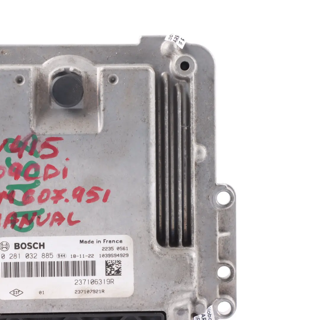 OM607.951 90HP Engine Unit Module ECU Manual to Mercedes W415 109 CDI with Part number 237106319R Mercedes W415 109 CDI OM607.951 90HP Engine Unit Module ECU Manual - SKU 237106319R-1 - Part number 237106319R