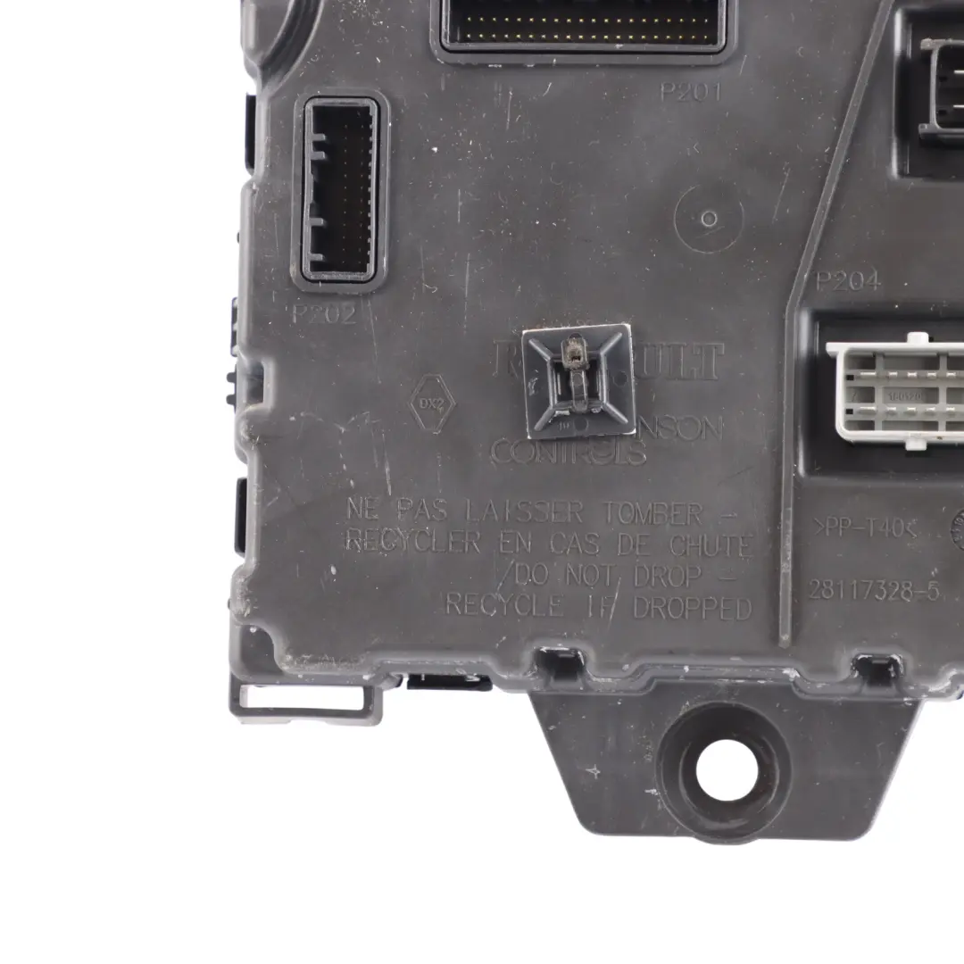 Body Control Module Unit BCM ECU to Mercedes W415 Nissan Navara with Part number 284B17052R Mercedes W415 Nissan Navara Body Control Module Unit BCM ECU - SKU 284B17052R - Part number 284B17052R