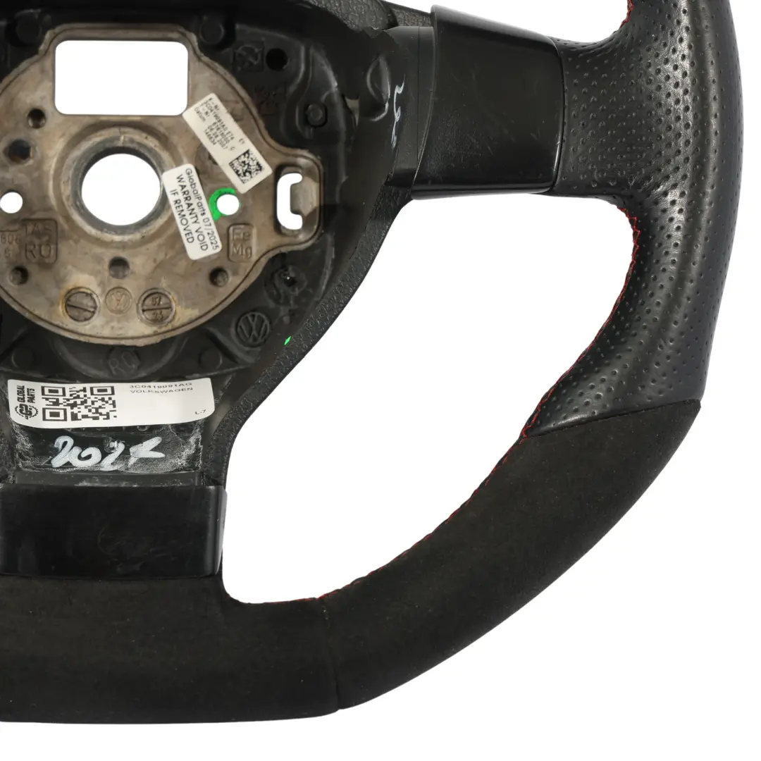 Kierownica Czarna Skóra Alcantara do Volkswagen Passat B6 o numerze 3C0419091AG Volkswagen Passat B6 Kierownica Czarna Skóra Alcantara - SKU 3C0419091AG - Numer Części 3C0419091AG