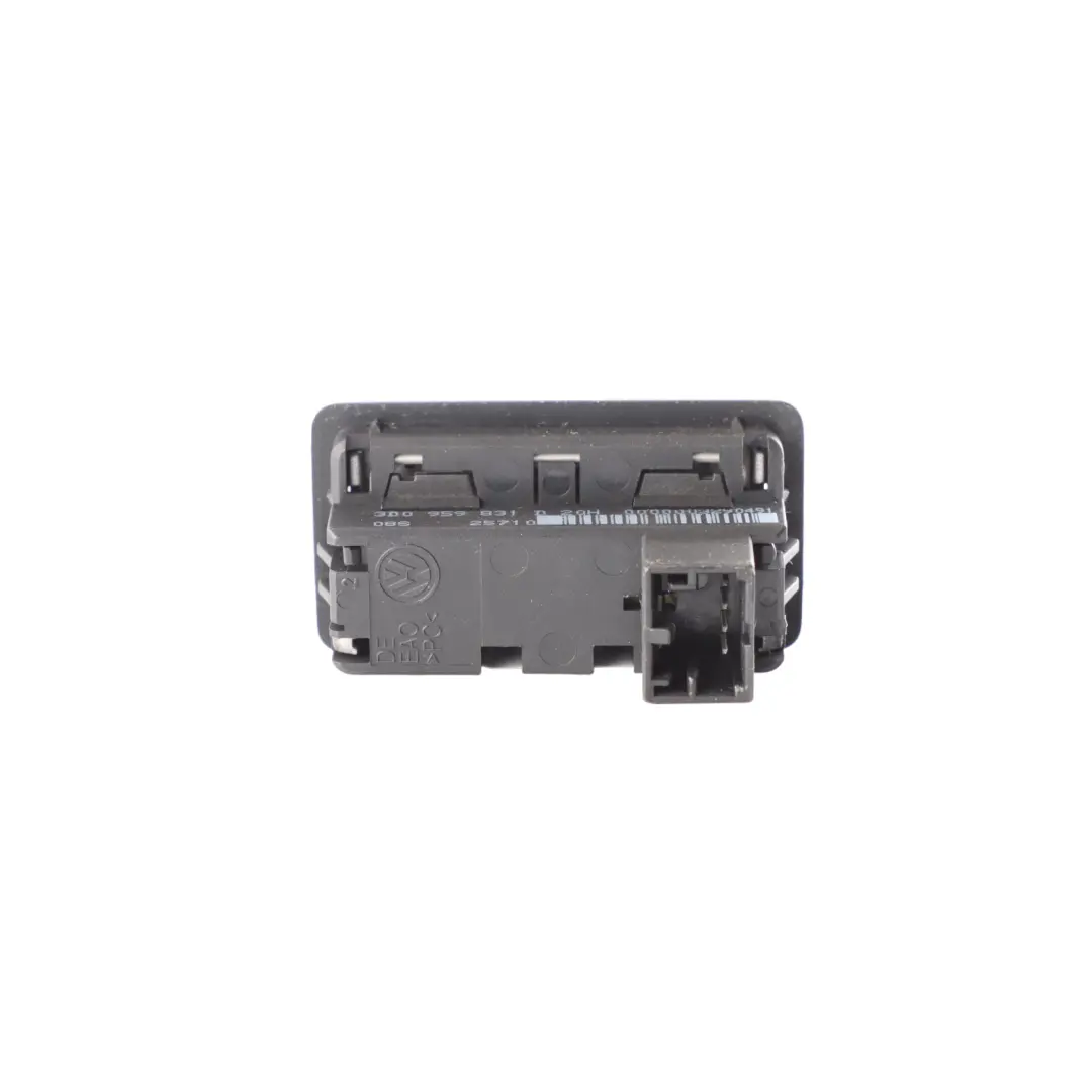 Audi Q5 8R Tailgate Boot Lid Release Open Button Switch Panel - SKU 3D0959831D - Part number 3D0959831D