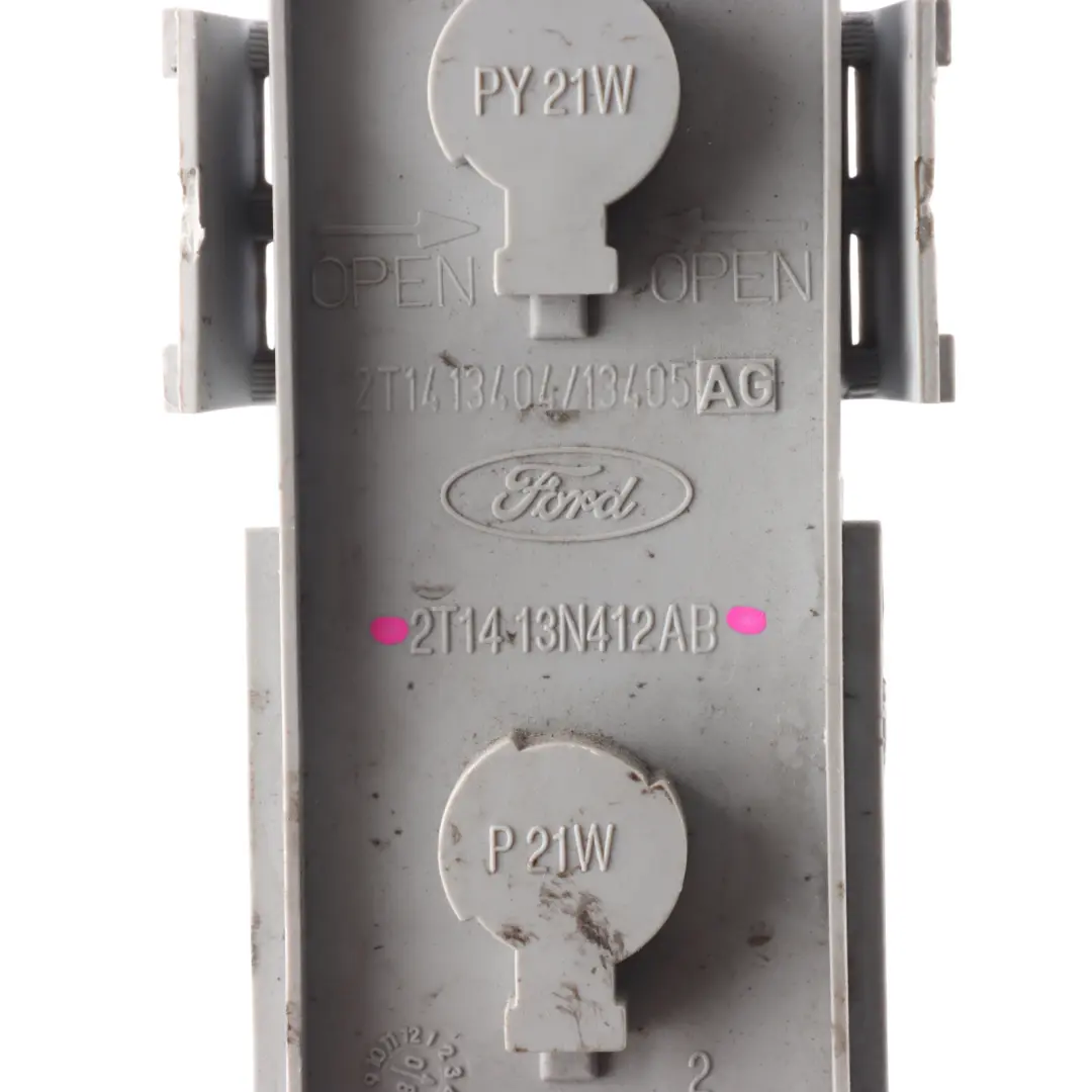 Fanalino Coda Posteriore Supporto Zoccolo Sinistro per Ford Transit Connect con numero di parte 4373106 Ford Transit Connect Fanalino Coda Posteriore Supporto Zoccolo Sinistro - SKU 4373106 - Numero di parte 4373106