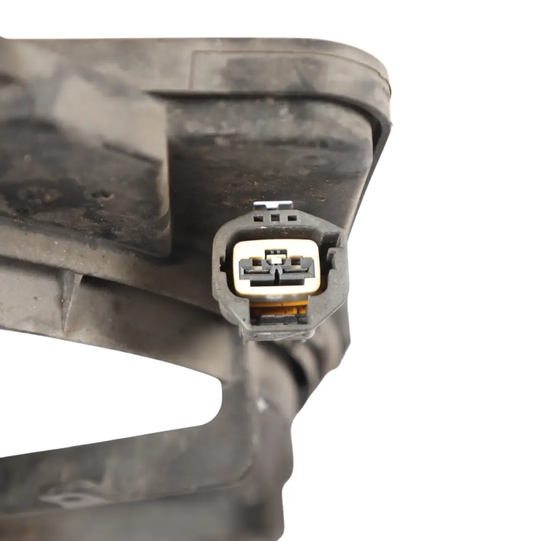 1.8L Duratorq Engine Radiator Cooling Fan Shroud to Ford Transit Connect with Part number 4986738 Ford Transit Connect 1.8L Duratorq Engine Radiator Cooling Fan Shroud - SKU 4986738 - Part number 4986738