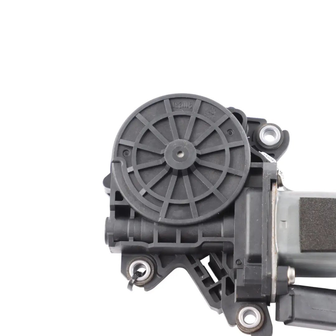 Actuador Cierre Suave Puerta Trasera Izquierda para Audi A7 4G Motor con número de pieza 4G8839003 Audi A7 4G Motor Actuador Cierre Suave Puerta Trasera Izquierda - SKU 4G8839003 - Número de pieza 4G8839003