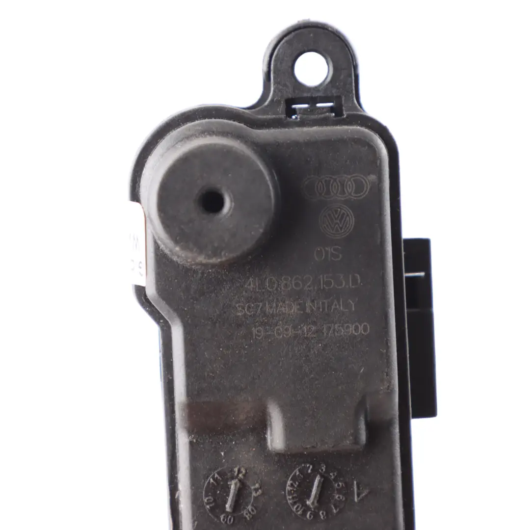 Attuatore Sportello Carburante Solenoide Motore Rilascio per Audi A1 8X con numero di parte 4L0862153D Audi A1 8X Attuatore Sportello Carburante Solenoide Motore Rilascio - SKU 4L0862153D - Numero di parte 4L0862153D