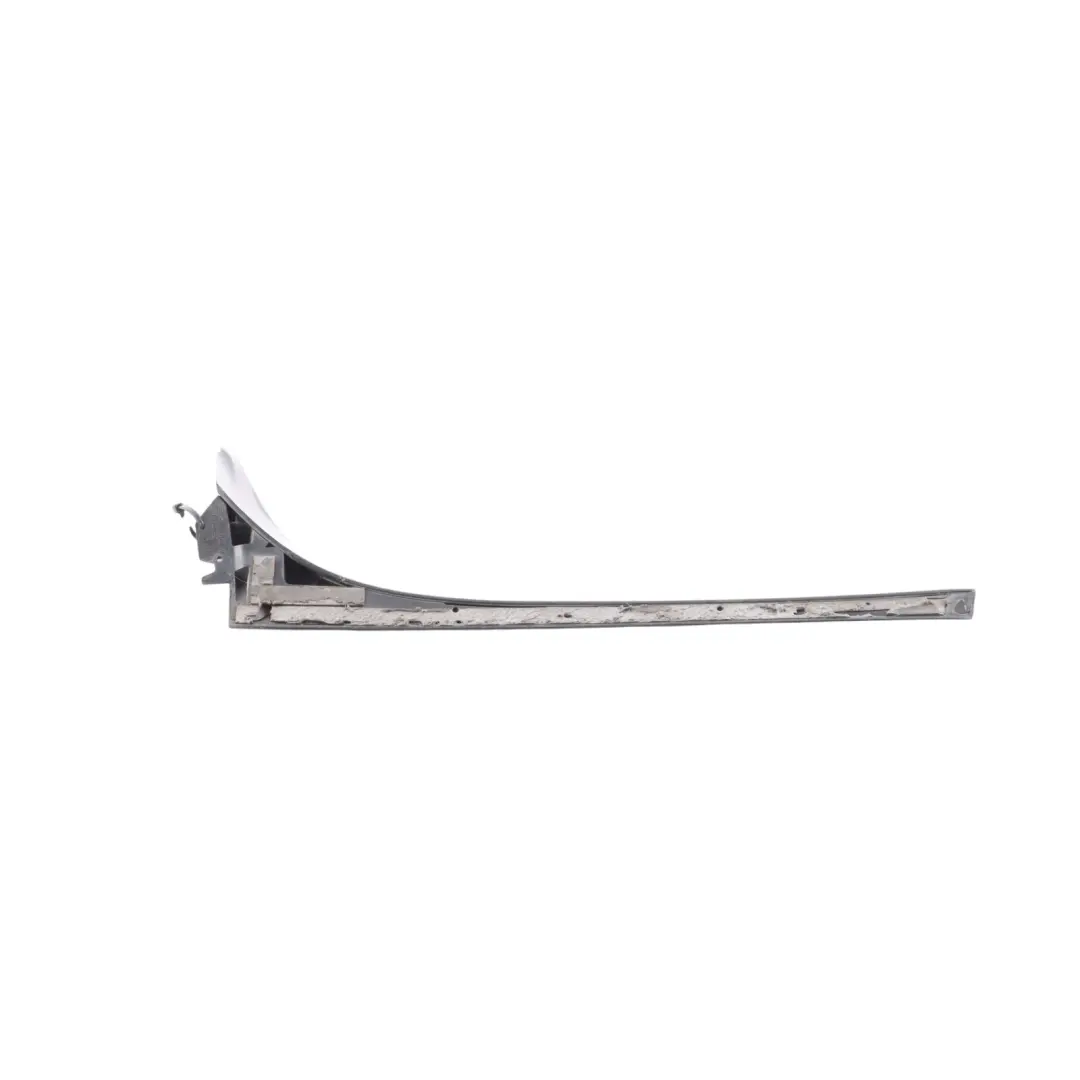 Listwa Klapy Tylna Prawa do Volkswagen Golf Mk7 VII o numerze 5G6805946C Volkswagen Golf Mk7 VII Listwa Klapy Tylna Prawa - SKU 5G6805946C - Numer Części 5G6805946C