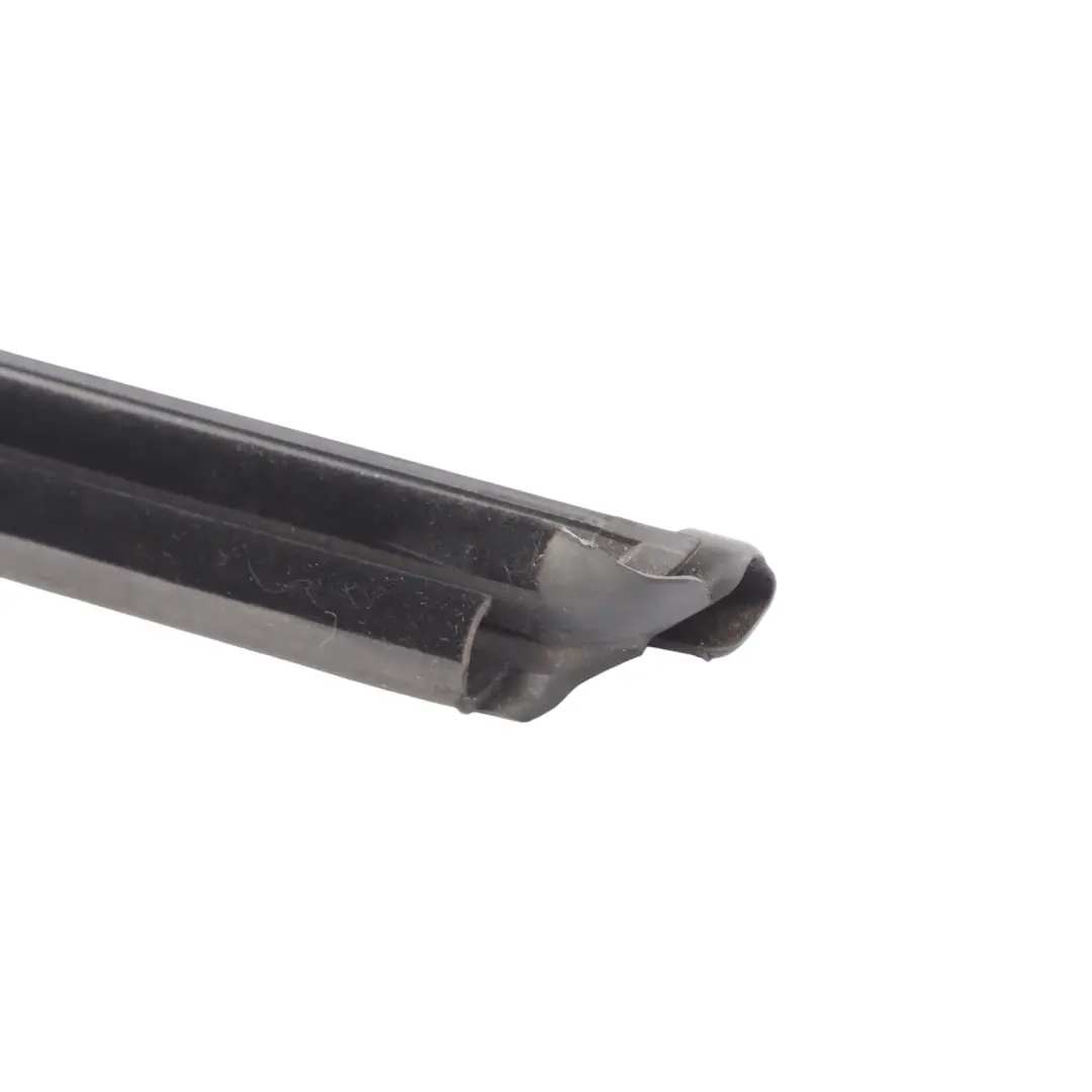 Junta Puerta Burlete Ventana Trasera Izquierda para Volkswagen Golf 8 con número de pieza 5H4839479 Volkswagen Golf 8 Junta Puerta Burlete Ventana Trasera Izquierda - SKU 5H4839479 - Número de pieza 5H4839479