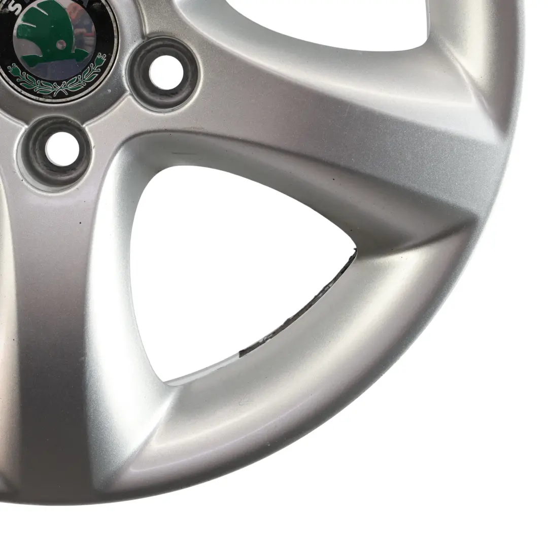 Skoda Fabia 5J Silver Wheel Rim Alloy 15" 6J ET:43 Star Spoke - SKU 5J0601025A-4 - Part number 5J0601025A