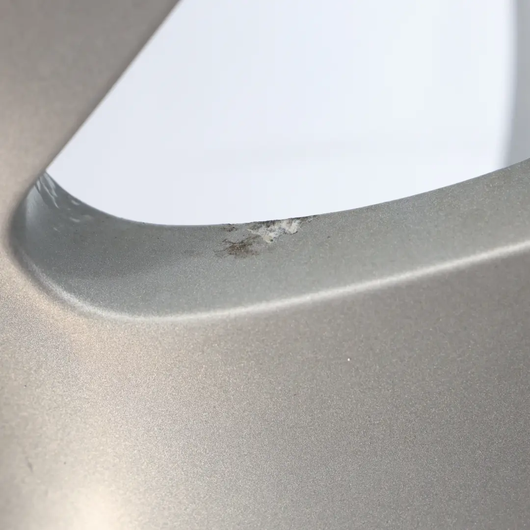 Jante en alliage 18" a rayons en etoile 123 8J ET:20 pour BMW E60 E61 à propos du numéro de pièce 6760616 BMW E60 E61 Jante en alliage 18" a rayons en etoile 123 8J ET:20 - SKU 6760616-1 - Numéro de pièce 6760616