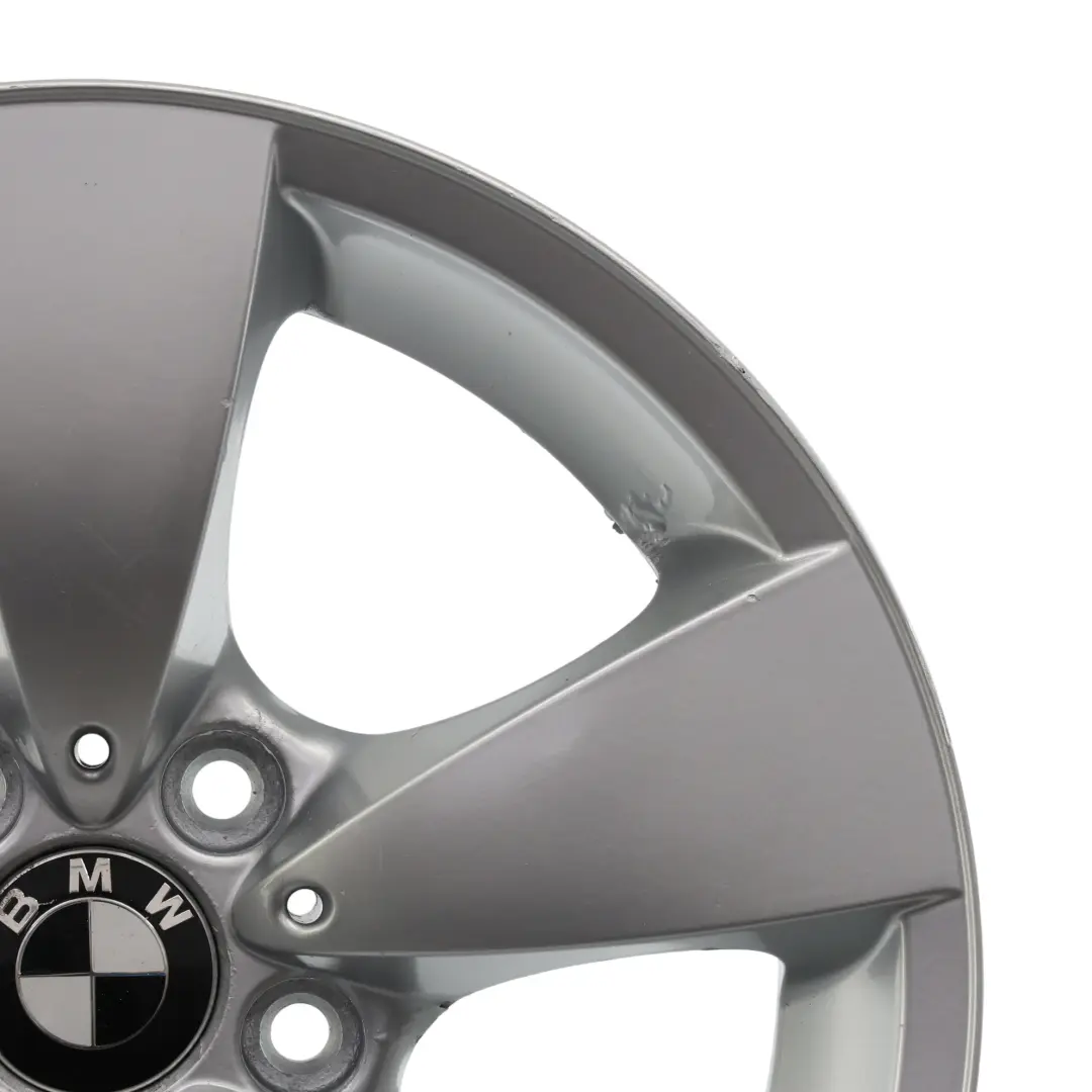 Cerchio in lega argento 17" Spider Spoke 138 ET:20 7,5J per BMW E60 E61 con numero di parte 6762001 BMW E60 E61 Cerchio in lega argento 17" Spider Spoke 138 ET:20 7,5J - SKU 6762001-1 - Numero di parte 6762001