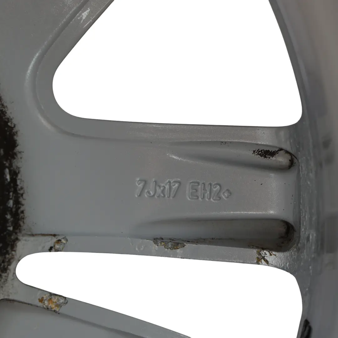 Silberne Leicht Felge 17" V-Speiche 141 ET:47 7J 6762888 für BMW E81 E87 mit Teilenummer 6775621 BMW E81 E87 Silberne Leicht Felge 17" V-Speiche 141 ET:47 7J 6762888 - SKU 6762888-1 - Teilenummer 6775621