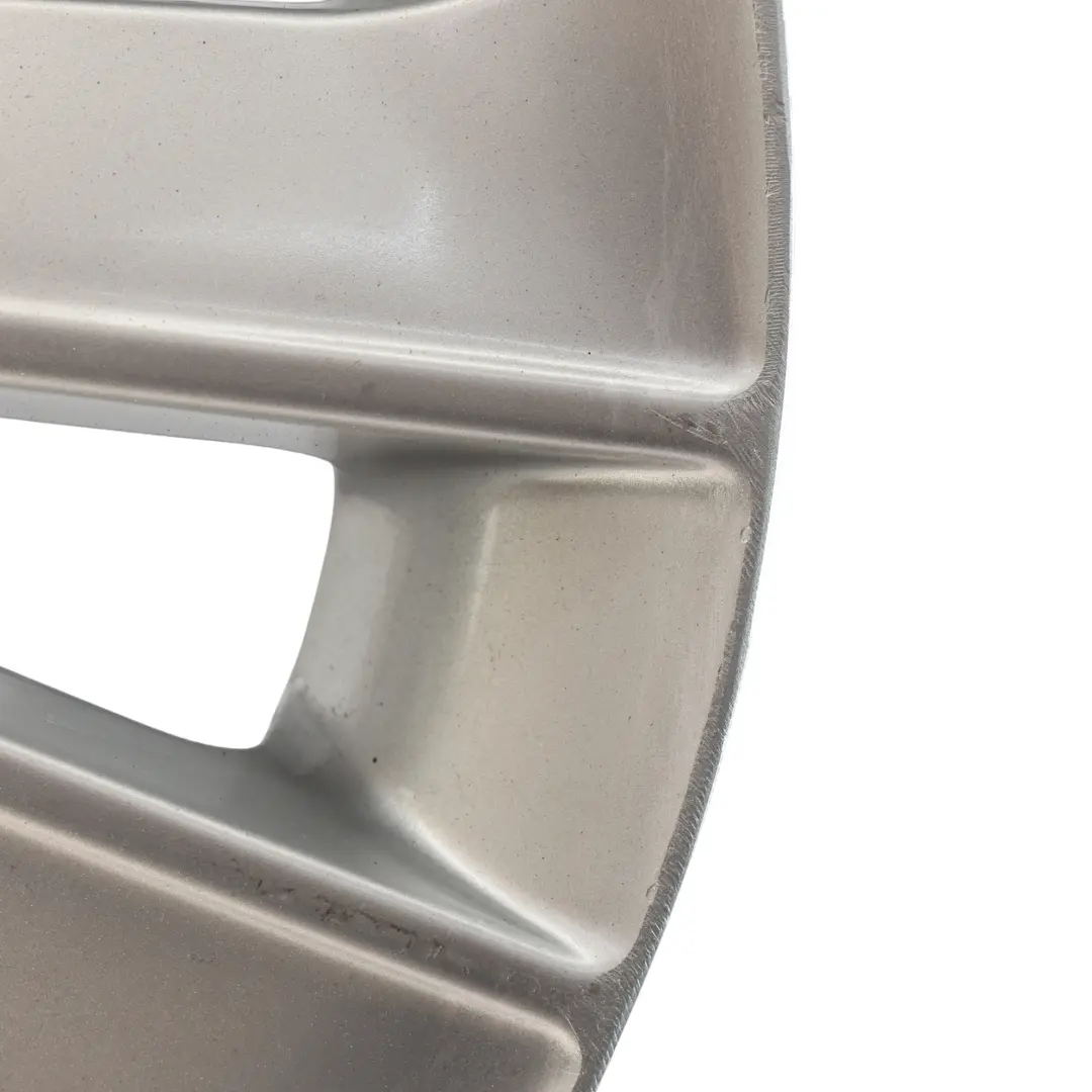 Silberne Leicht Felge 17" V-Speiche 141 ET:47 7J 6762888 für BMW E81 E87 mit Teilenummer 6775621 BMW E81 E87 Silberne Leicht Felge 17" V-Speiche 141 ET:47 7J 6762888 - SKU 6762888-1 - Teilenummer 6775621