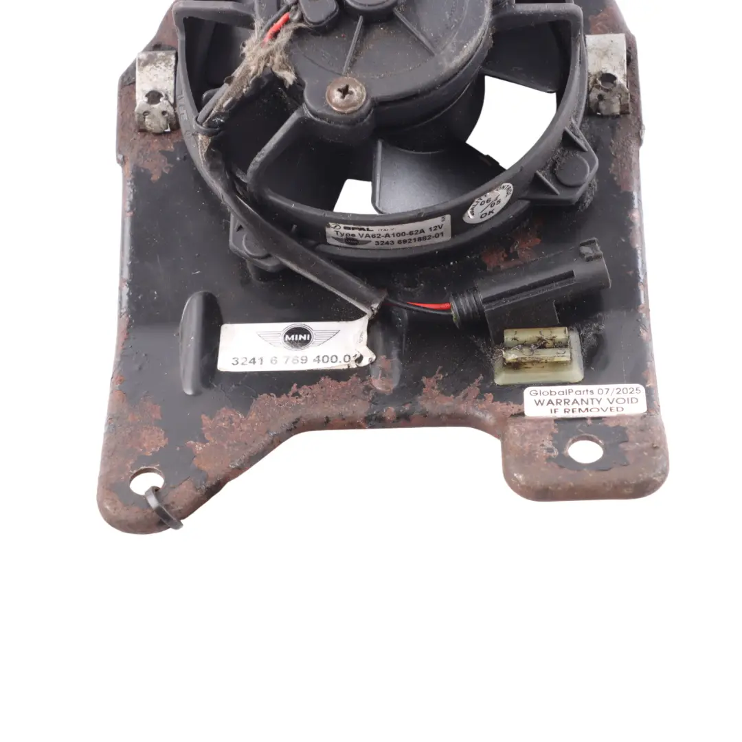 Wentylator Pompy Wspomagania Z Kratką 6921882 do Mini R50 R52 R53 o numerze 6769400 Mini R50 R52 R53 Wentylator Pompy Wspomagania Z Kratką 6921882 - SKU 6769400 - Numer Części 6769400