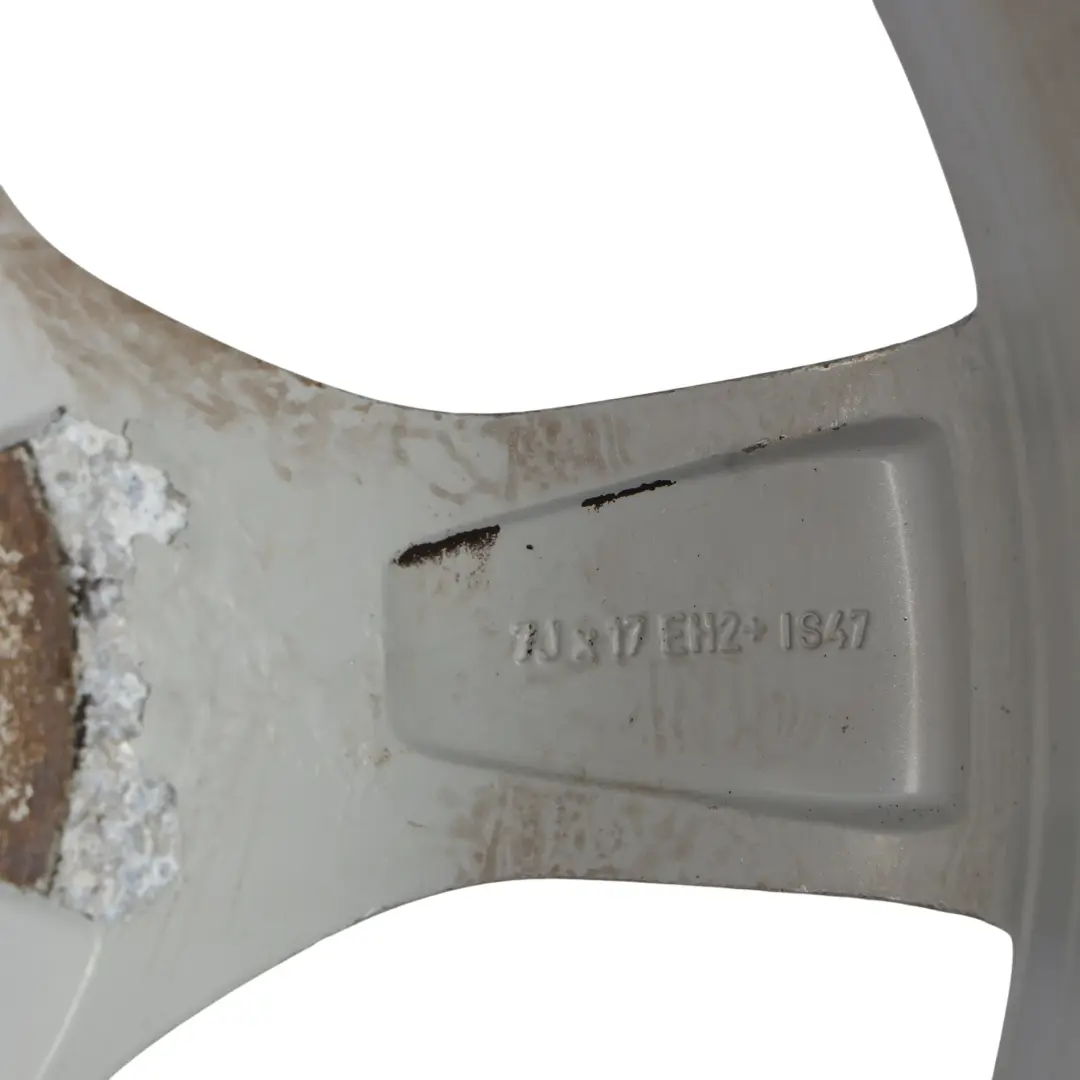 Silberne Leicht Metall Felge 17" 7J ET:47 für BMW E81 E82 E87 mit Teilenummer 6795561 BMW E81 E82 E87 Silberne Leicht Metall Felge 17" 7J ET:47 - SKU 6795561-2 - Teilenummer 6795561