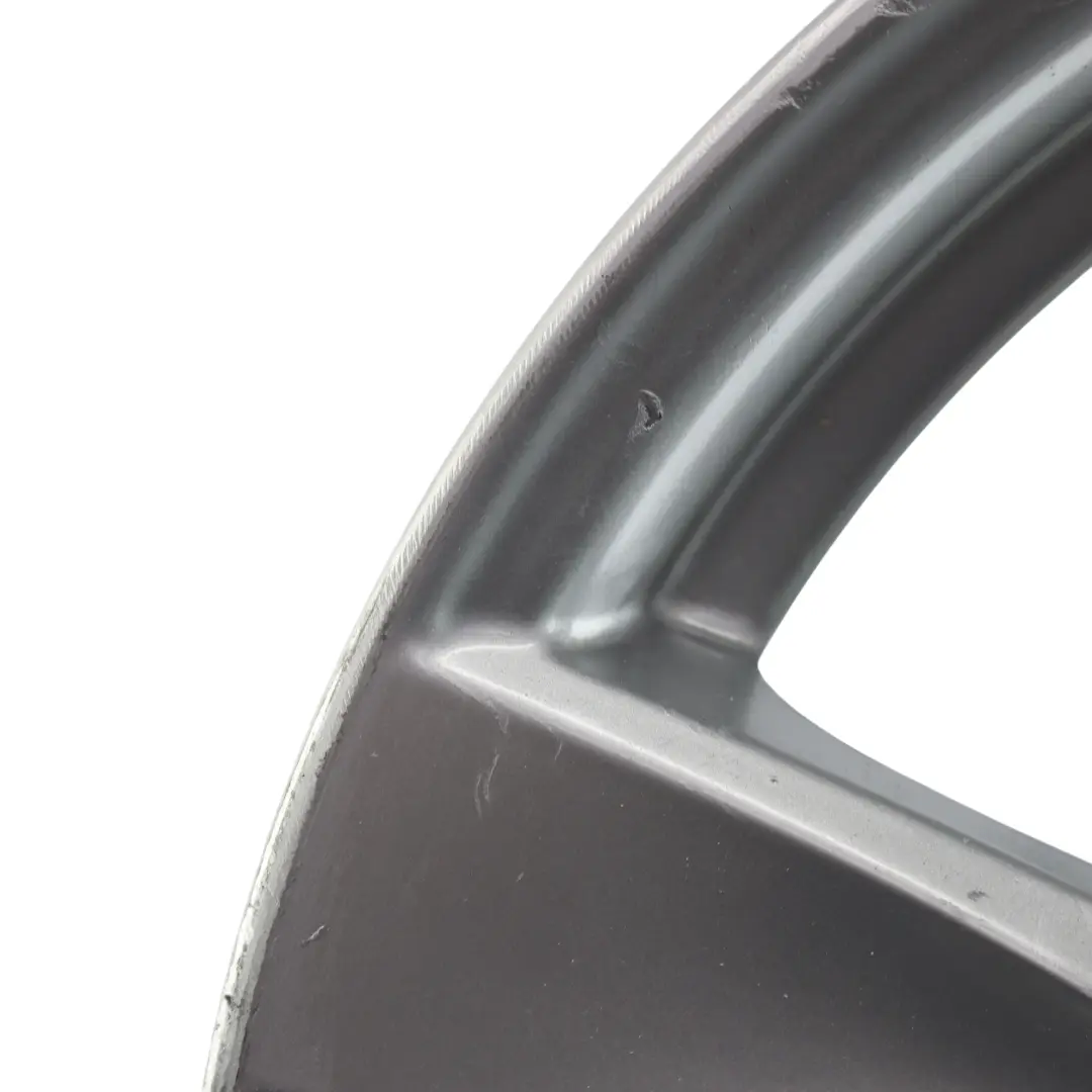 Silberne Leicht Metall Felge 17" 7J ET:47 für BMW E81 E82 E87 mit Teilenummer 6795561 BMW E81 E82 E87 Silberne Leicht Metall Felge 17" 7J ET:47 - SKU 6795561-2 - Teilenummer 6795561