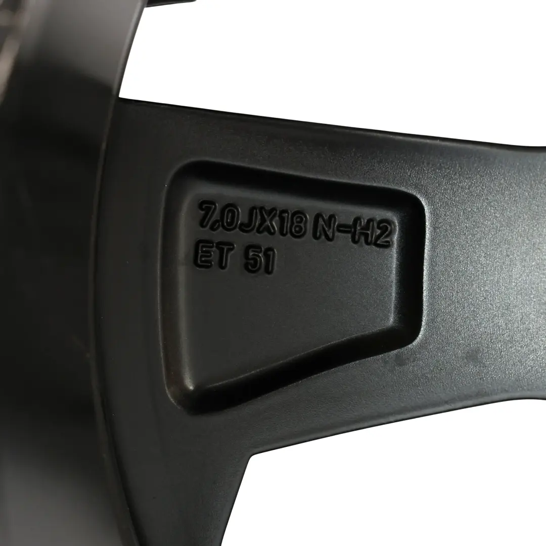 Silberne Leicht Metall Felge 18" 7J ET:51 für Seat Ibiza FR 6K1 mit Teilenummer 6F0601025S Seat Ibiza FR 6K1 Silberne Leicht Metall Felge 18" 7J ET:51 - SKU 6F0601025S-1 - Teilenummer 6F0601025S