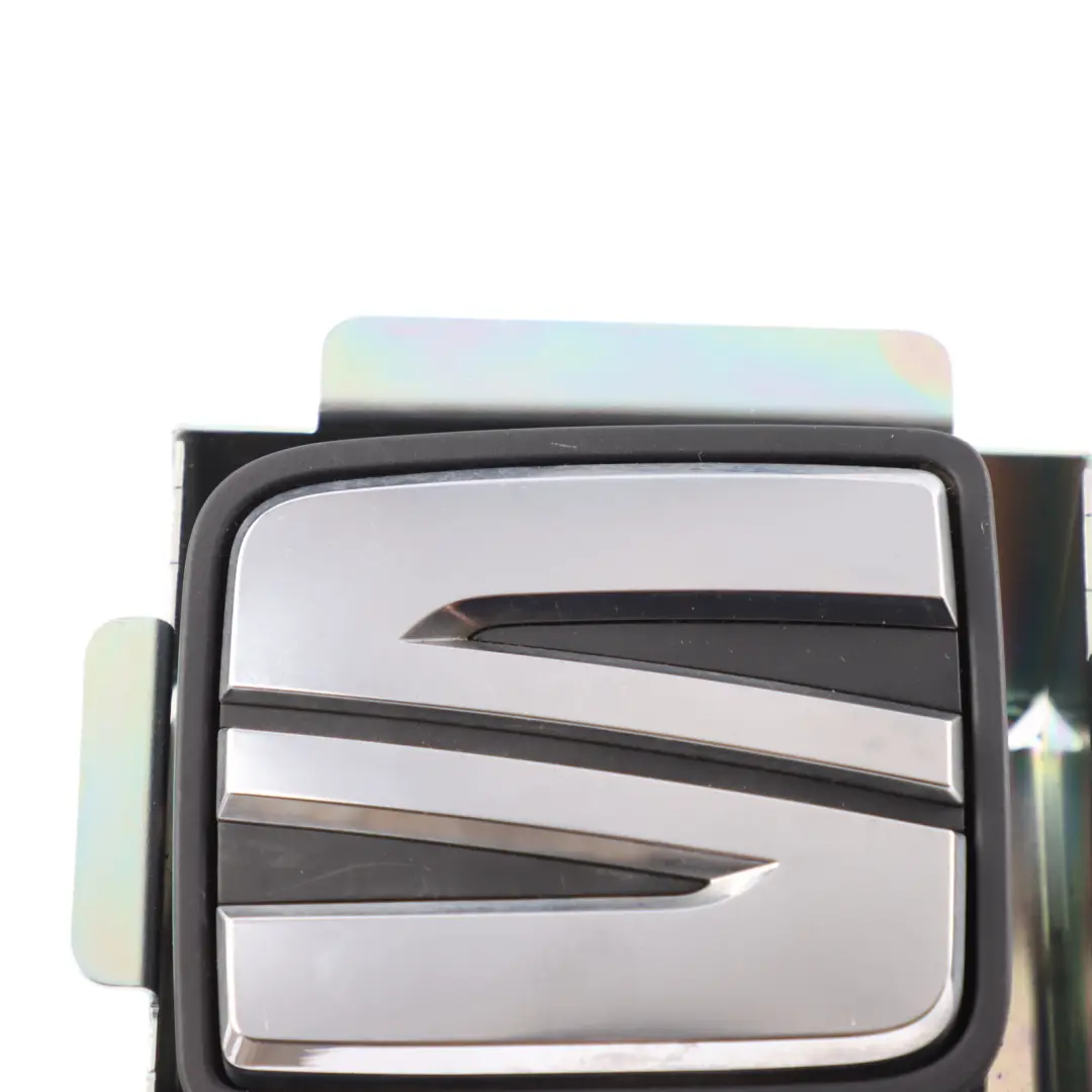 Seat Ibiza Mk5 V Kofferraum Verriegelung Mechanismus Emblem - SKU 6F0827565 - Teilenummer 6F0827565