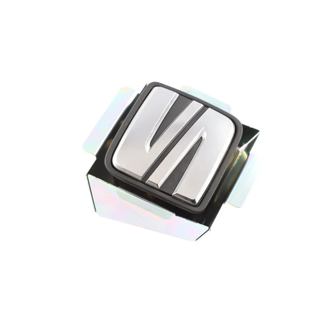 Mk5 V Emblema Del Mecanismo De Cierre Del Maletero para Seat Ibiza con número de pieza 6F0827565 Seat Ibiza Mk5 V Emblema Del Mecanismo De Cierre Del Maletero - SKU 6F0827565 - Número de pieza 6F0827565