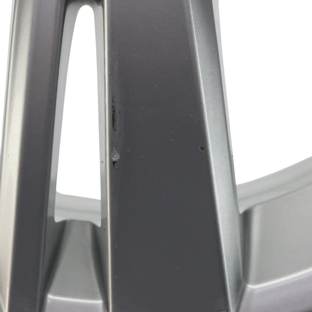 Cerchio In Lega Argento 15" 6J ET:40 per Volkswagen Polo 6C con numero di parte 6QS601025C Volkswagen Polo 6C Cerchio In Lega Argento 15" 6J ET:40 - SKU 6QS601025C-1 - Numero di parte 6QS601025C