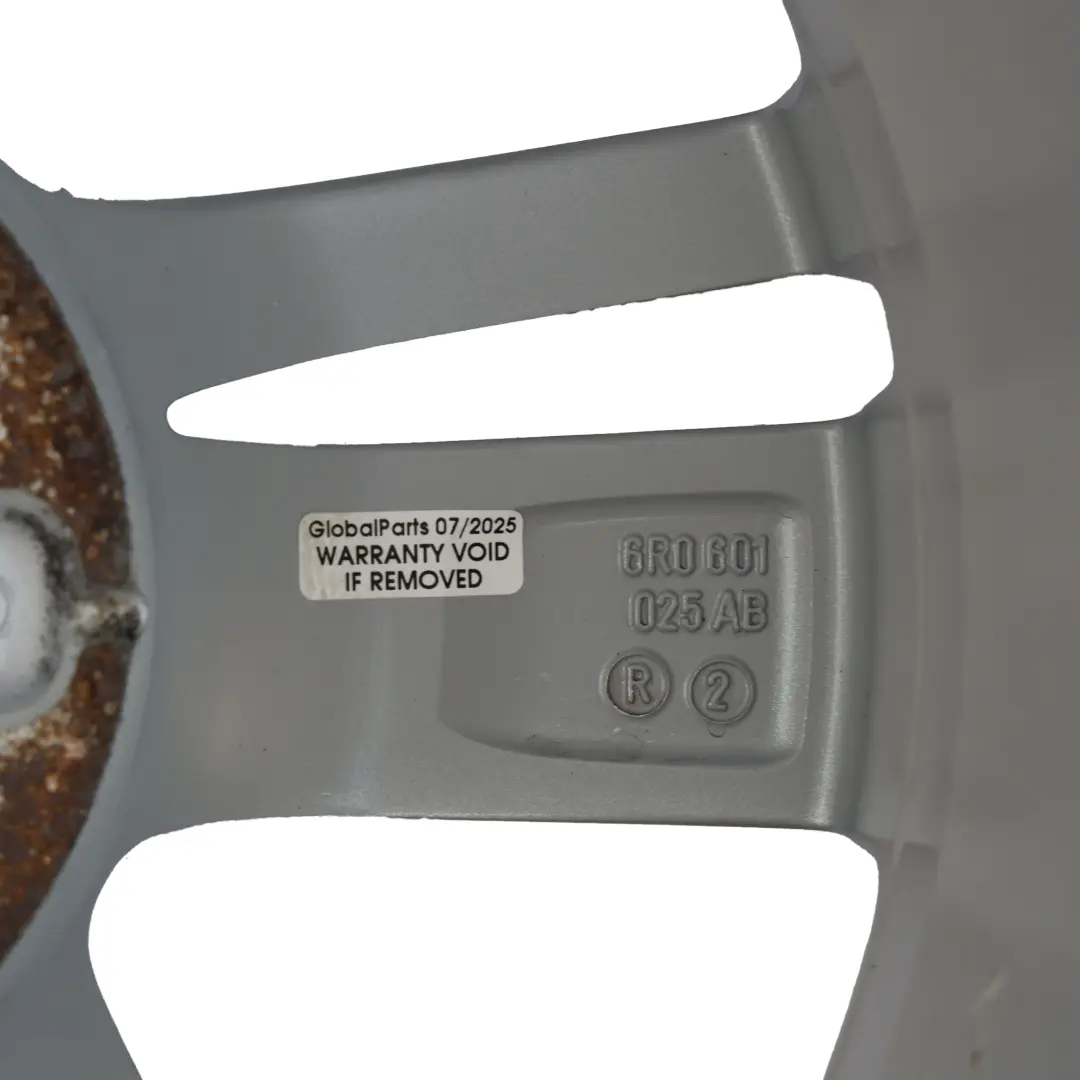 Mk5 6R Argento Cerchio In Lega 15" ET:40 6J per Volkswagen Polo con numero di parte 6R0601025AB Volkswagen Polo Mk5 6R Argento Cerchio In Lega 15" ET:40 6J - SKU 6R0601025AB-1 - Numero di parte 6R0601025AB