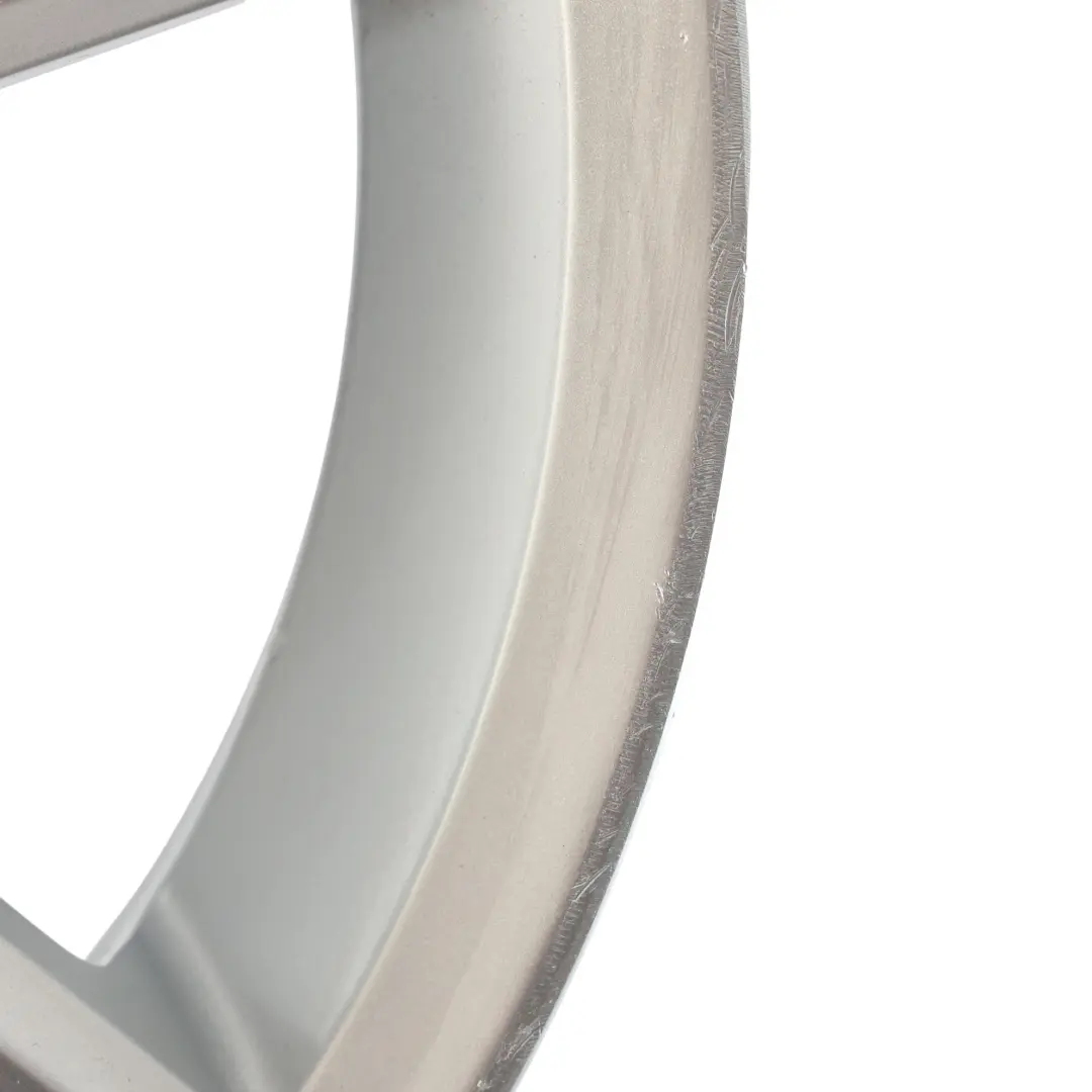 Mk5 6R Srebrna Felga Aluminiowa 15" ET:40 6J do Volkswagen Polo o numerze 6R0601025AB Volkswagen Polo Mk5 6R Srebrna Felga Aluminiowa 15" ET:40 6J - SKU 6R0601025AB-1 - Numer Części 6R0601025AB