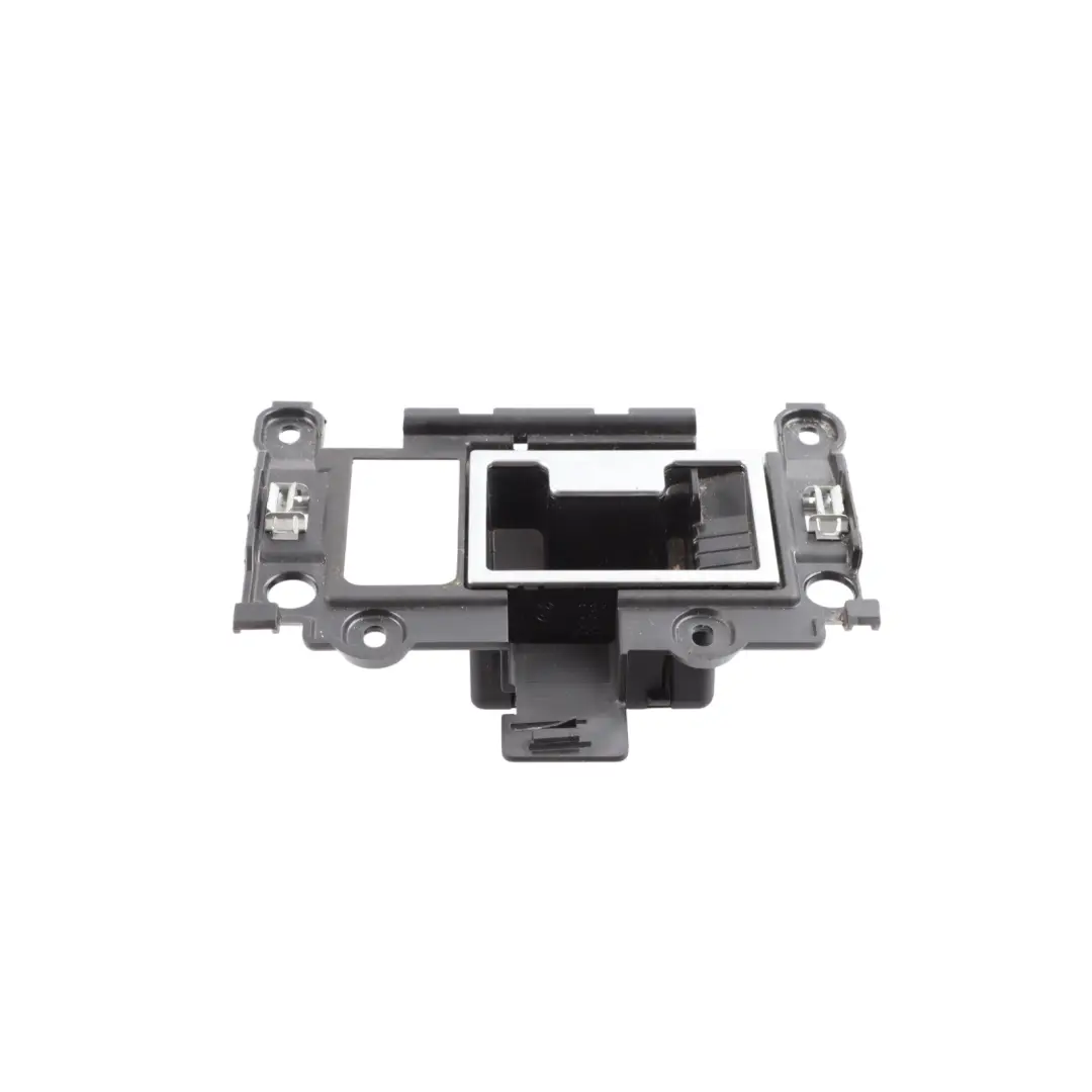 Frente Insertar Cenicero Vivienda Encendedor para BMW E60 E61 LCI con número de pieza 7034087 BMW E60 E61 LCI Frente Insertar Cenicero Vivienda Encendedor - SKU 7034087 - Número de pieza 7034087