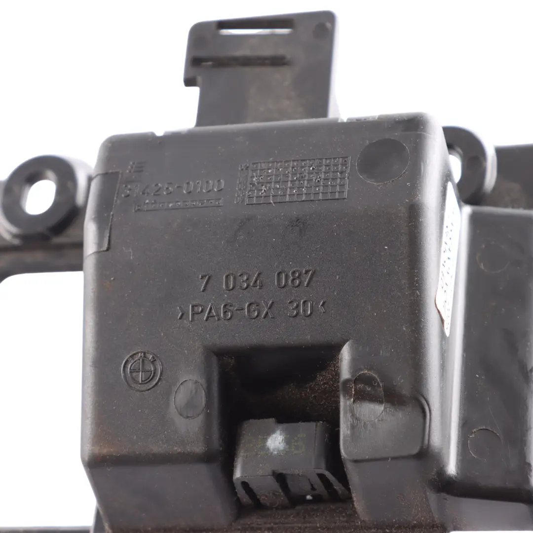 Popielniczka Mocowanie Uchwyt Przód Przednia do BMW E60 E61 o numerze 7034087 BMW E60 E61 Popielniczka Mocowanie Uchwyt Przód Przednia - SKU 7034087 - Numer Części 7034087