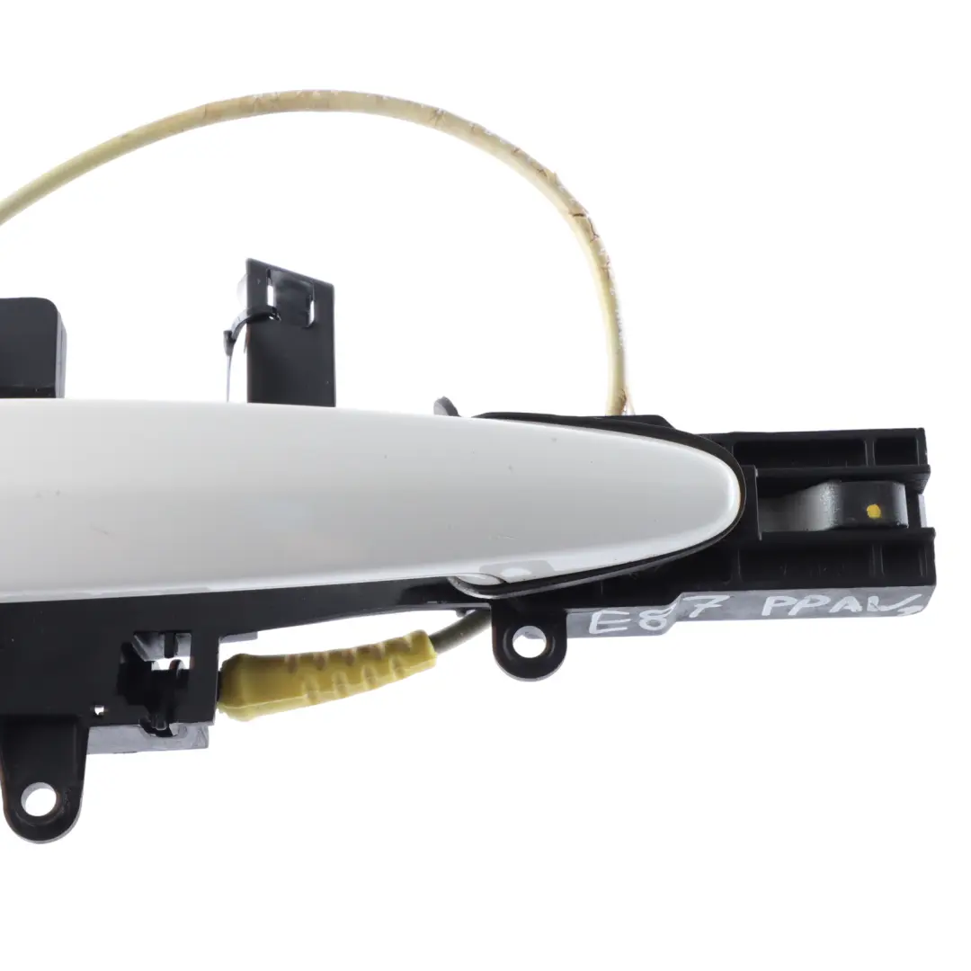 Complete Grab Handle Front Right O/S Alpinweiss 3 - 300 to BMW E81 E87 with Part number 7059677 BMW E81 E87 Complete Grab Handle Front Right O/S Alpinweiss 3 - 300 - SKU 7059677-AW1 - Part number 7059677