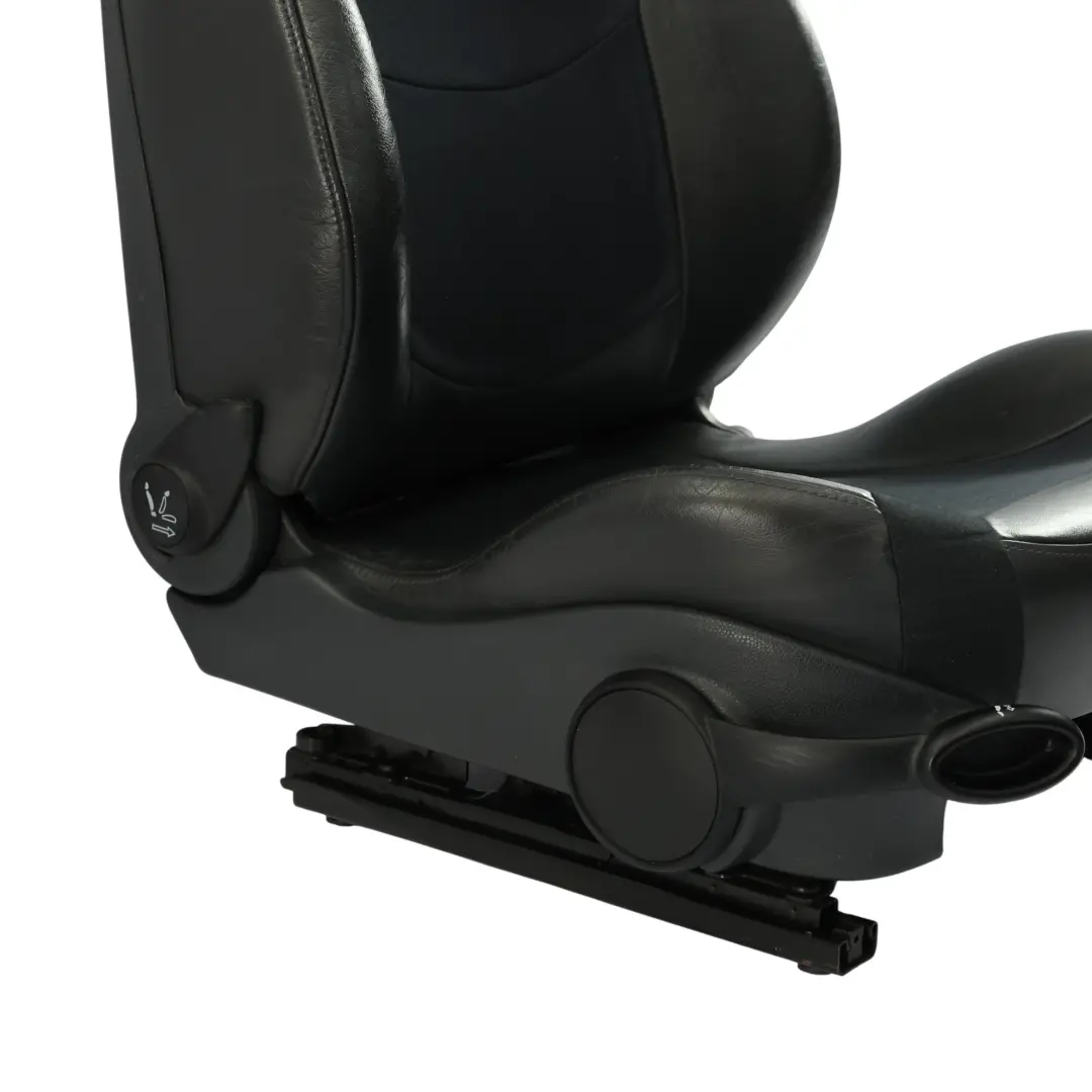Fotel Prawy Przód Skóra Czarny do Mini R52 Cabrio o numerze 7130084 Mini R52 Cabrio Fotel Prawy Przód Skóra Czarny - SKU 7130084-2 - Numer Części 7130084