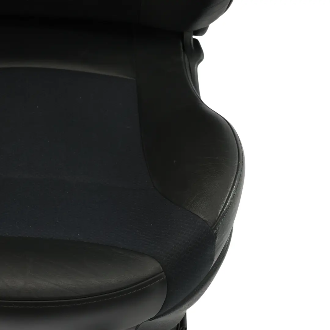 Delantero Derecho Tela / Cuero Asiento Panther Negro para Mini Cooper One R52 Cabrio con número de pieza 7130084 Mini Cooper One R52 Cabrio Delantero Derecho Tela / Cuero Asiento Panther Negro - SKU 7130084-2 - Número de pieza 7130084