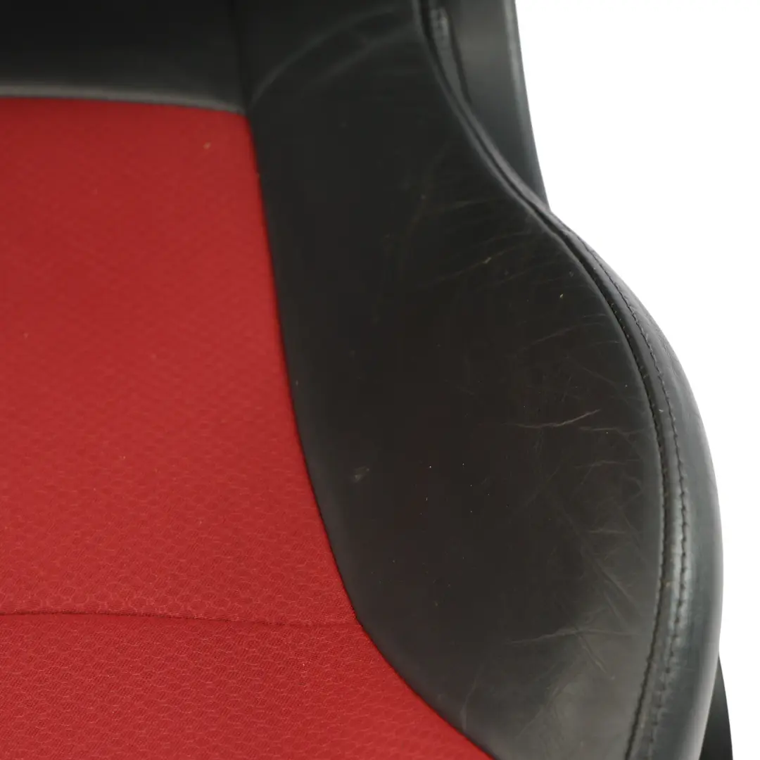 Fotel Lewy Przód Sport Czerwony do Mini R50 R52 o numerze 7130085 Mini R50 R52 Fotel Lewy Przód Sport Czerwony - SKU 7130085 - Numer Części 7130085