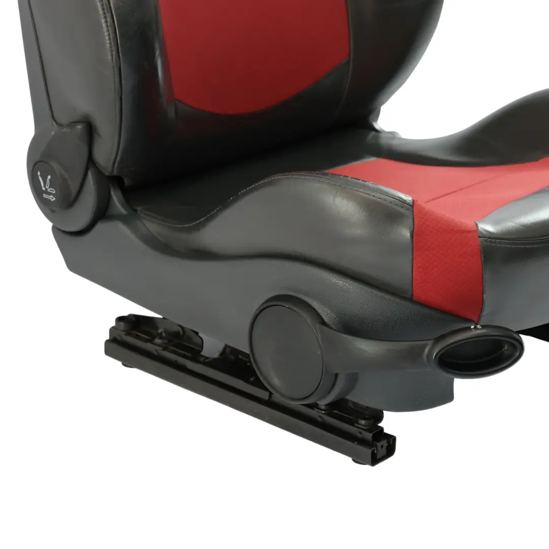 Tessuto / Pelle Anteriore Destra Sedile Sportivo Rosso per Mini Cooper One R50 R52 con numero di parte 7130086 Mini Cooper One R50 R52 Tessuto / Pelle Anteriore Destra Sedile Sportivo Rosso - SKU 7130086 - Numero di parte 7130086