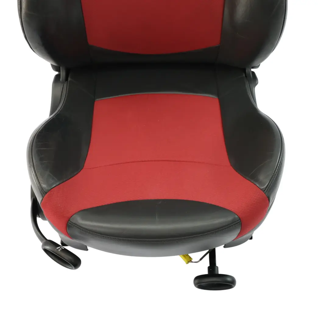 Vorne Rechts Stoff / Leder Sport Sitz Panther Schwarz Rot für Mini Cooper One R50 mit Teilenummer 7130086 Mini Cooper One R50 Vorne Rechts Stoff / Leder Sport Sitz Panther Schwarz Rot - SKU 7130086 - Teilenummer 7130086