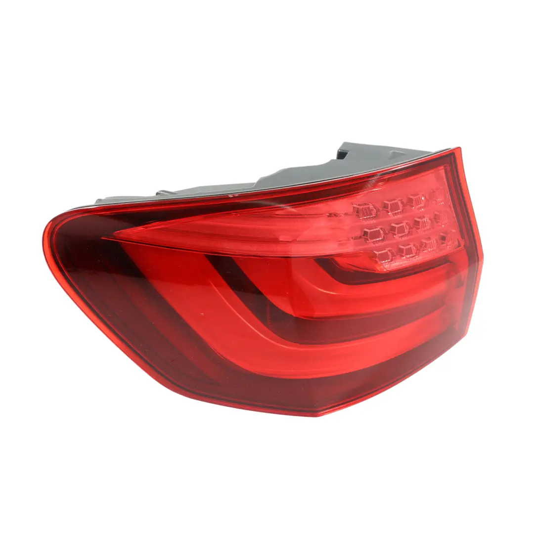 Lampa Tylna W Błotnik Lewa do BMW F11 Touring o numerze 7203233 BMW F11 Touring Lampa Tylna W Błotnik Lewa - SKU 7203233-1 - Numer Części 7203233