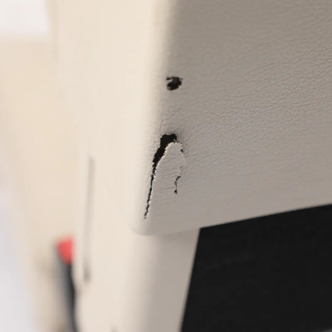 Heated Leather Dakota White Right O/S to BMW F07 GT Rear Comfort Seat Electric with Part number 7231510 BMW F07 GT Rear Comfort Seat Electric Heated Leather Dakota White Right O/S - SKU 7231510 - Part number 7231510